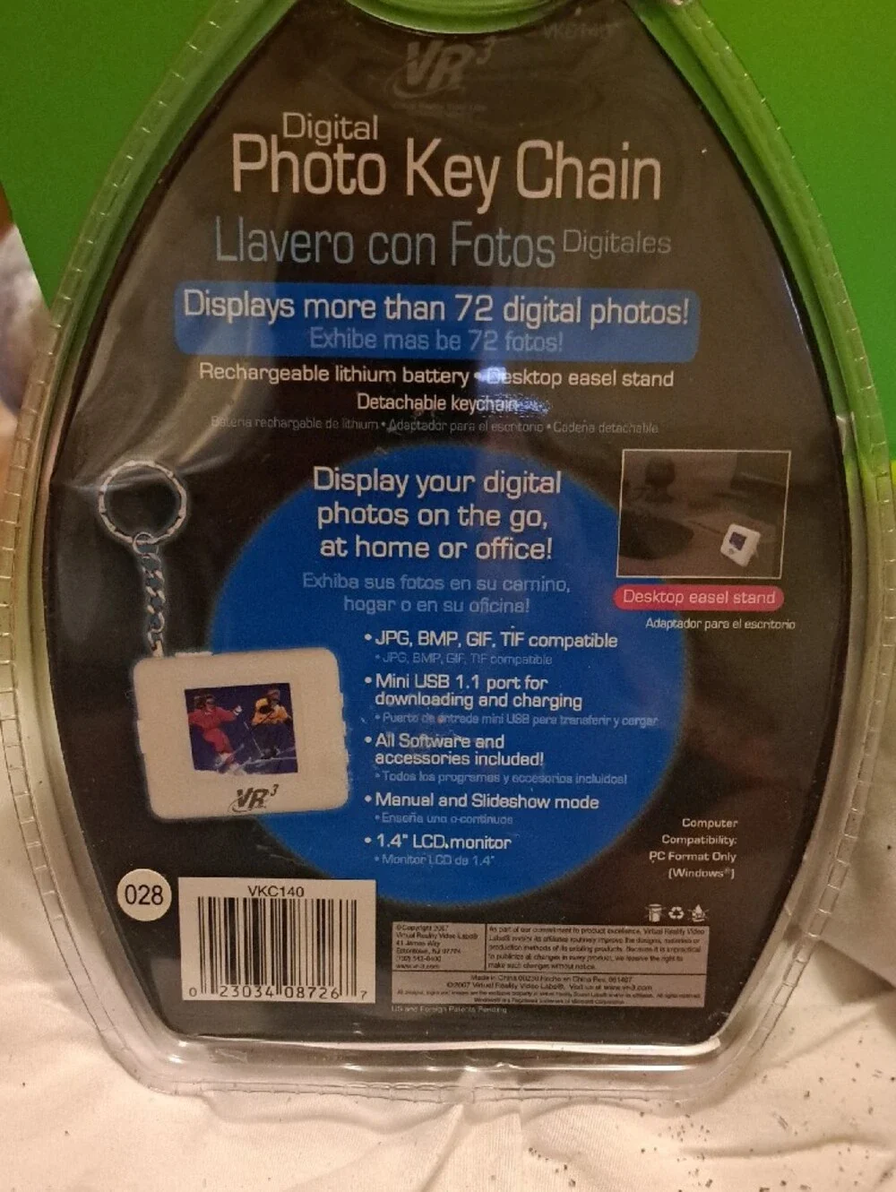 VR³ White Digital Photo Key Chain - White & Blue